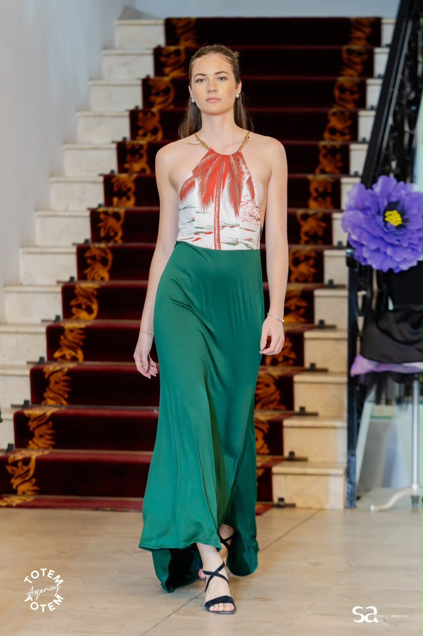 Robe verte + collier