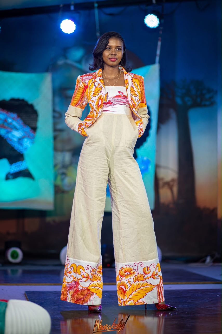 Ensemble blanc orange imprimé Malagasy